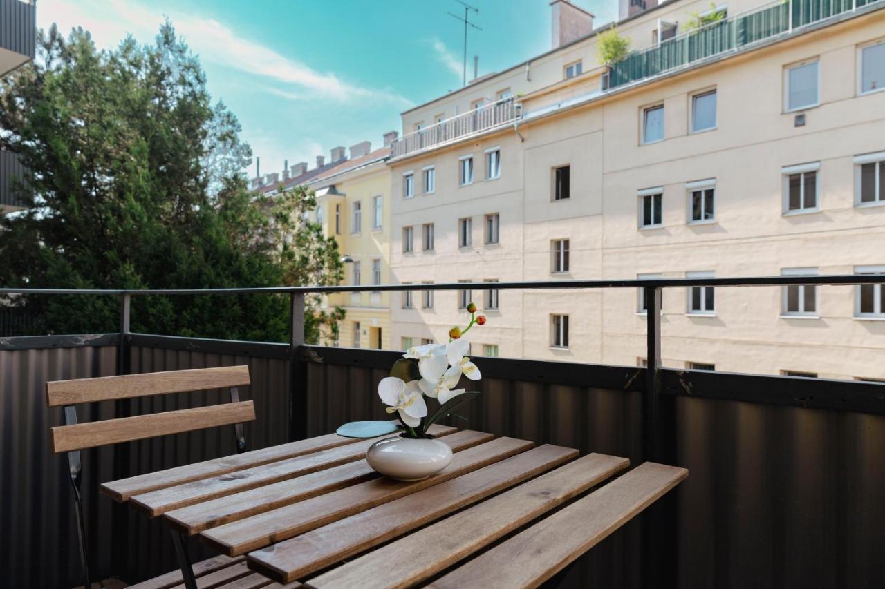 Beautiful 2-Bedroom Apartment Near Schoenbrunn Viena Exterior foto