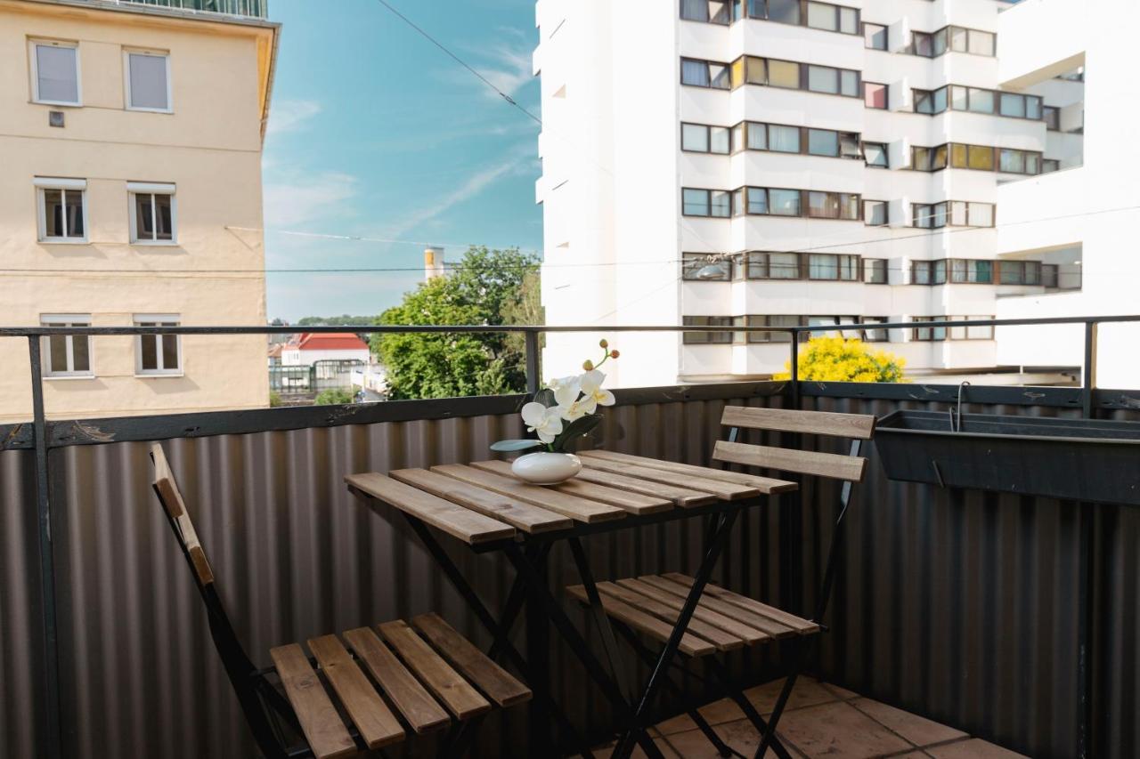 Beautiful 2-Bedroom Apartment Near Schoenbrunn Viena Exterior foto